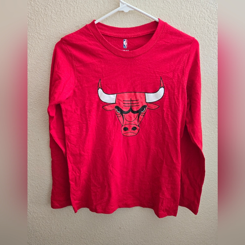 Chicago Bulls longsleeve shirt child's M(10/12)